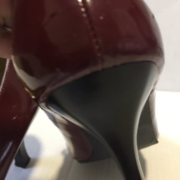 Trendzone Size 9M Burgundy Heels with Bow Tie - Picture 9 of 11